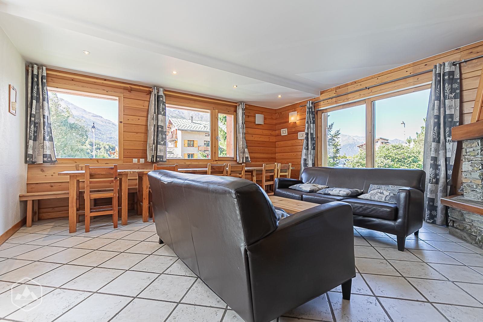 Salon leger du chalet de l'Adret